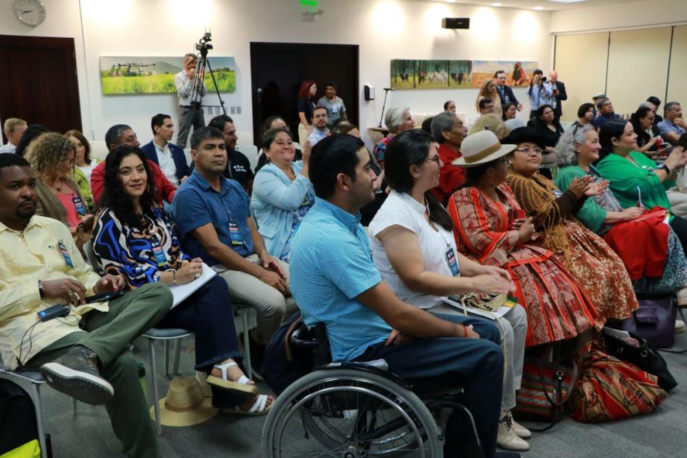 El encuentro, en el que se facilitó el intercambio de experiencias y se crearon nuevas redes de trabajo, se extenderá hasta el 20 de abril, con la participación de Líderes Rurales de las Américas (14 hombres y 29 mujeres) de 21 países de las Américas (ver lista).